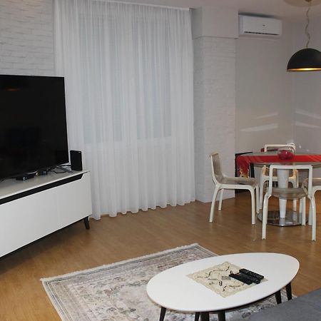 Luxury Blloku Tirana Apartment Luaran gambar