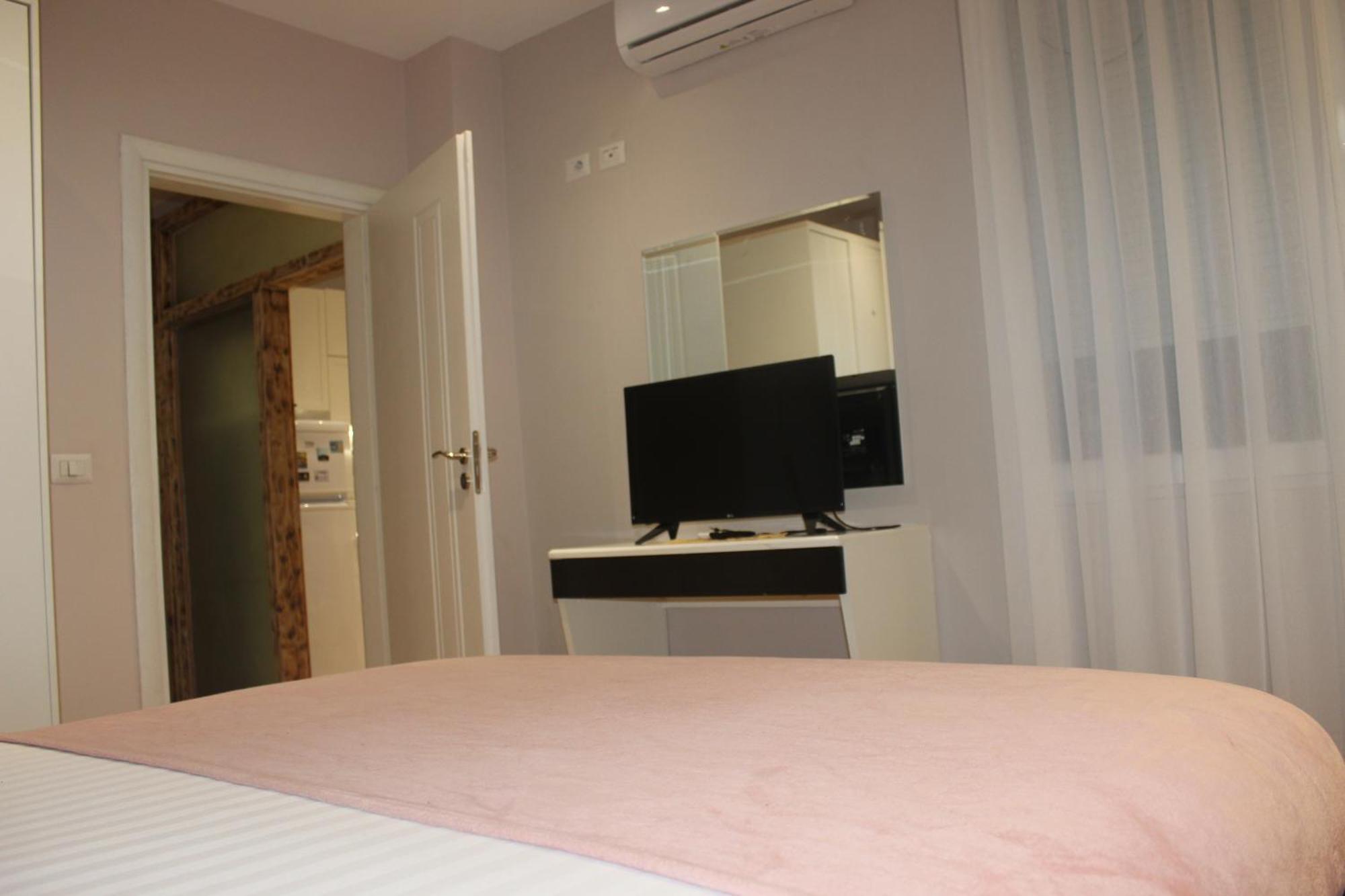 Luxury Blloku Tirana Apartment Luaran gambar